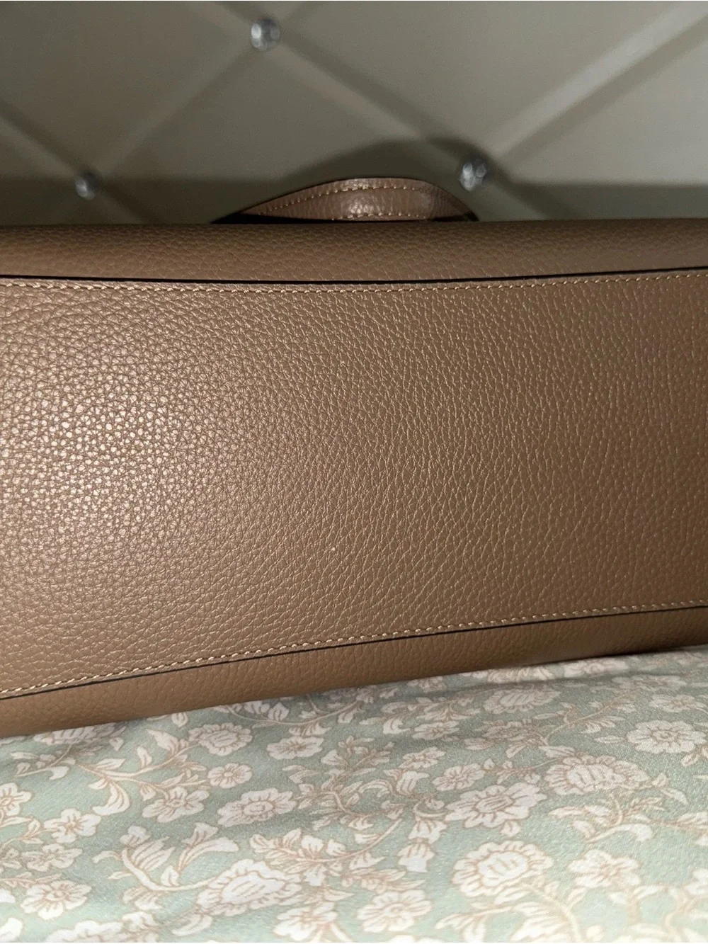 Coach structured pebble